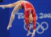 九游娱乐-赛道与绿茵场的双重奏，当F1争冠战火点燃，多特蒙德掀翻伊朗的足球启示